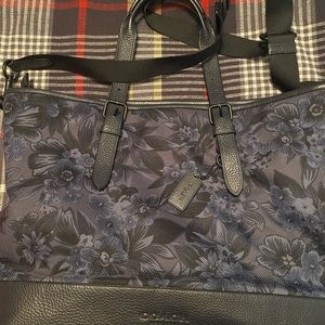 Large Navy Blue Coach Bag. 🦋